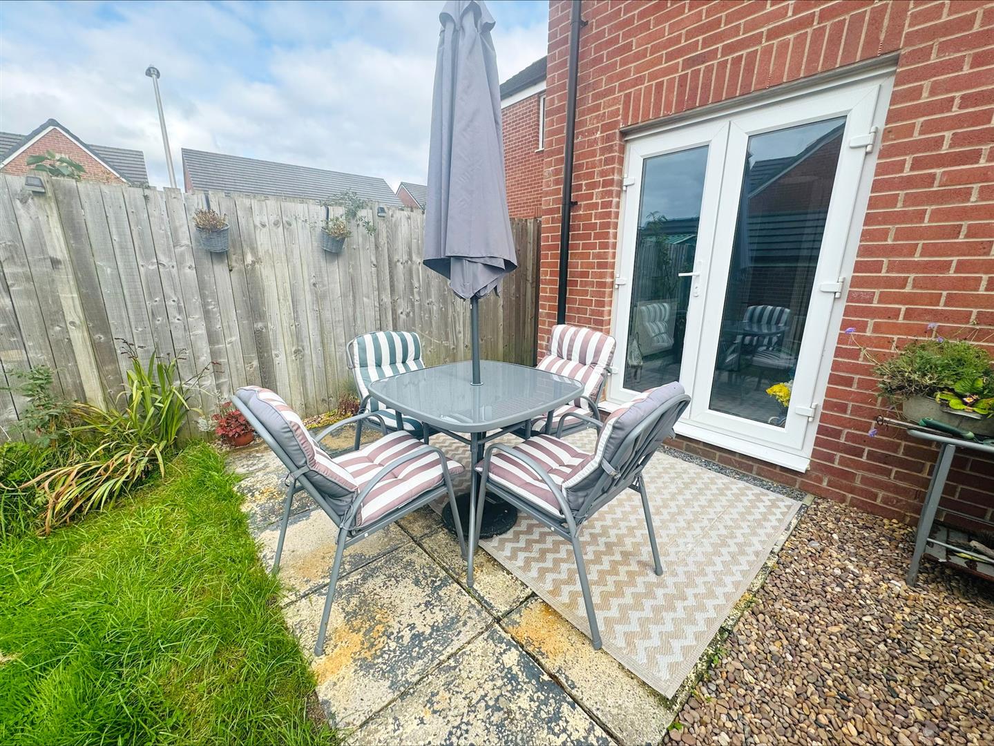 Clos Y Nant, Carway, Kidwelly, SA17 4JH